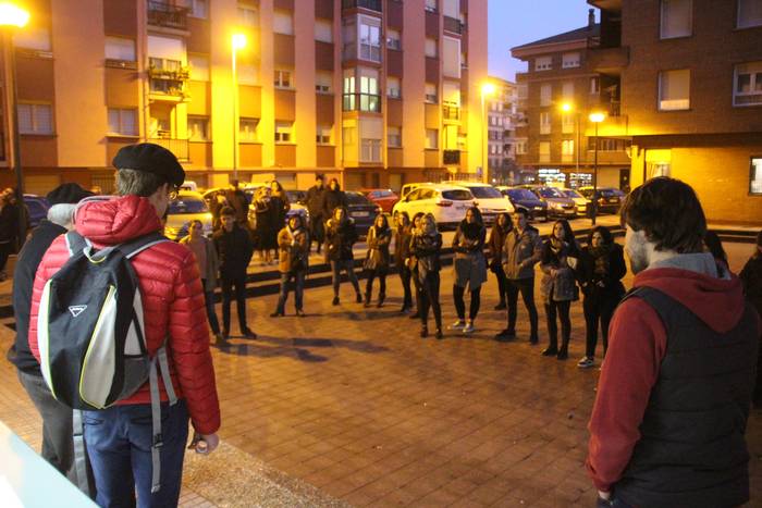 Irudietan: Bertso Eguna ospatu dute Azken Portun