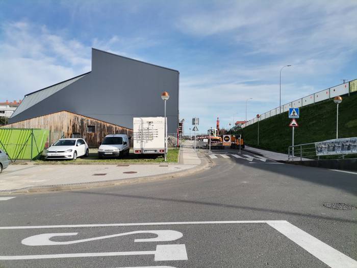 Aitzuri pilotalekuaren atzeko errepidea itxita egongo da datozen egunetan