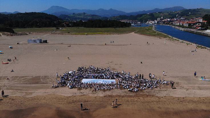 Marea Urdinaren bideokliperako irudiak grabatu dituzte gaur Santiagon