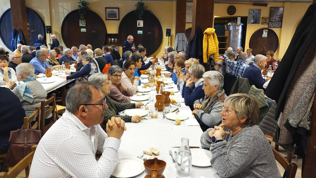 Jubilatuen eta Pentsionisten Eguneko bazkarirako txartelak datorren astean jarriko dituzte salgai