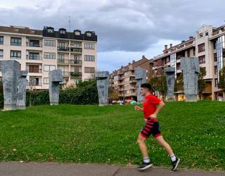 Iñaki Olazabal omentzeko bildu da euskal eskultore talde bat