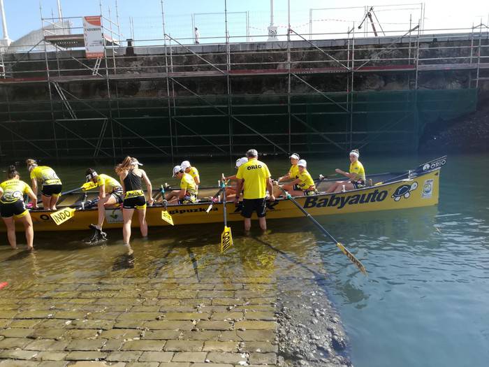 Estropada eremuko baldintzak aldatuta, zazpigarren sailkatu da Orio Santurtzin