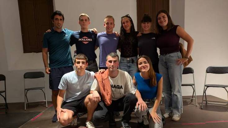 Lizardi sariko finaleko bertsolariak, prest