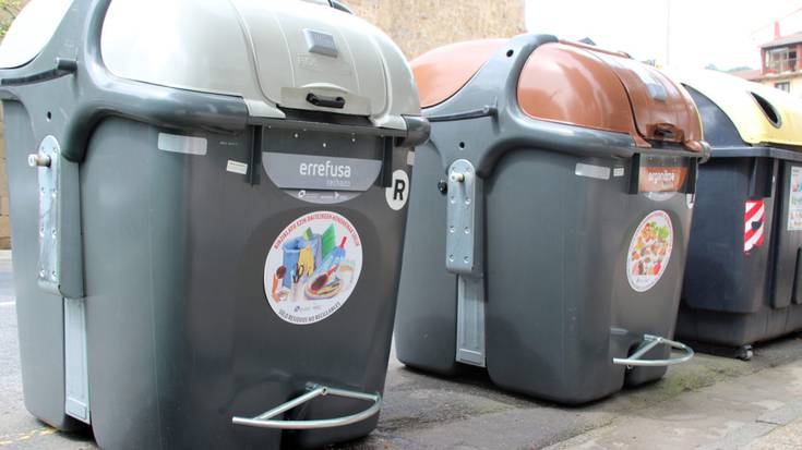 Hainbat edukiontzi gune lekualdatuko dituzte Frantziako Tourra dela-eta