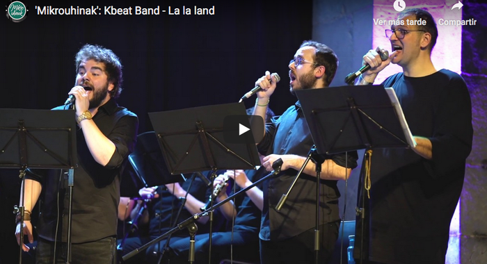 Kbeat Band taldearen emanaldia, bideoan