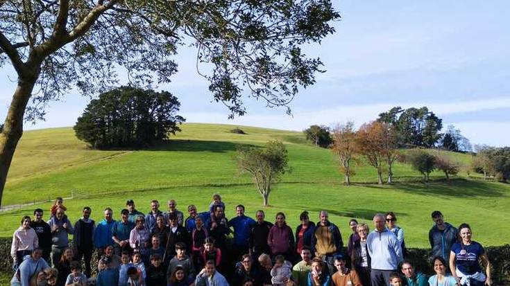 60 lagunetik gora eta giro ederra, astebete atzeratuta egin duten Arroa Biran