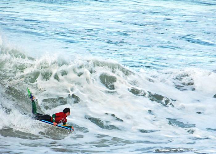 Olatu onak eta maila altua surfeko txapelketan