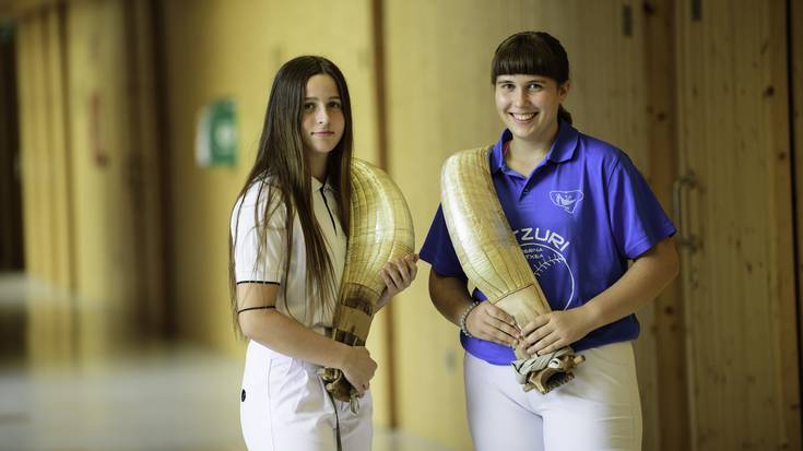Maite Ortiz de Mendibil eta Frida Watkins Franco: "Emakume profesionalik ez dago zesta puntan; orduan, gizonei begiratu behar diegu nahitaez"