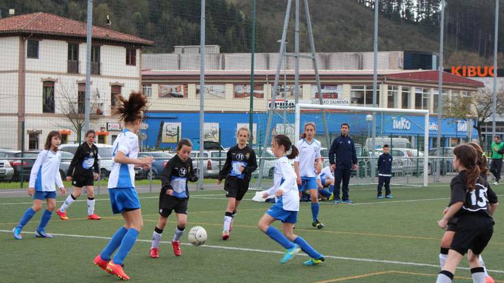 Hasi da alebin nesken Azpeitia Cup