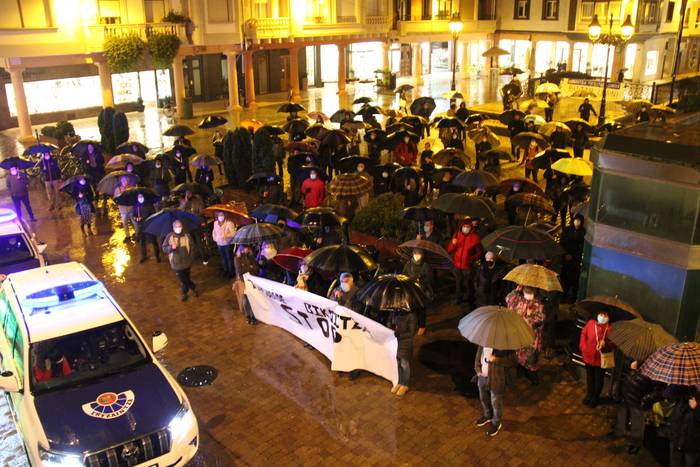 Mitxelenako bizilagunek elkarretaratzea deitu dute gaur arratsalderako