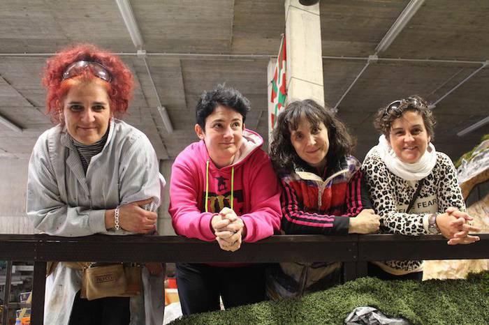 Karroza egitea, ordu eta pazientzia askoko lana