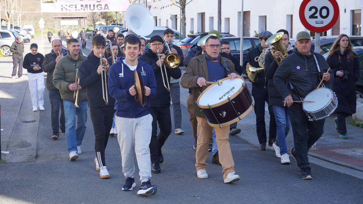 Festa egun borobila ari dira ospatzen gaur Iraetan