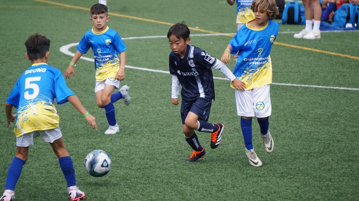 Aurten ere Donosti Cup lehiaketak hartu du Mendibeltz zelaia