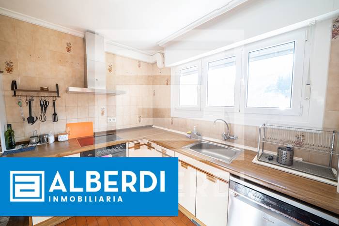 Alberdi Inmobiliaria: hiru logelako etxebizitza Ipintza auzoan
