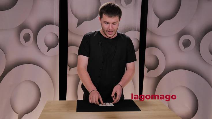 Tatxan: lau karta, bi jolas