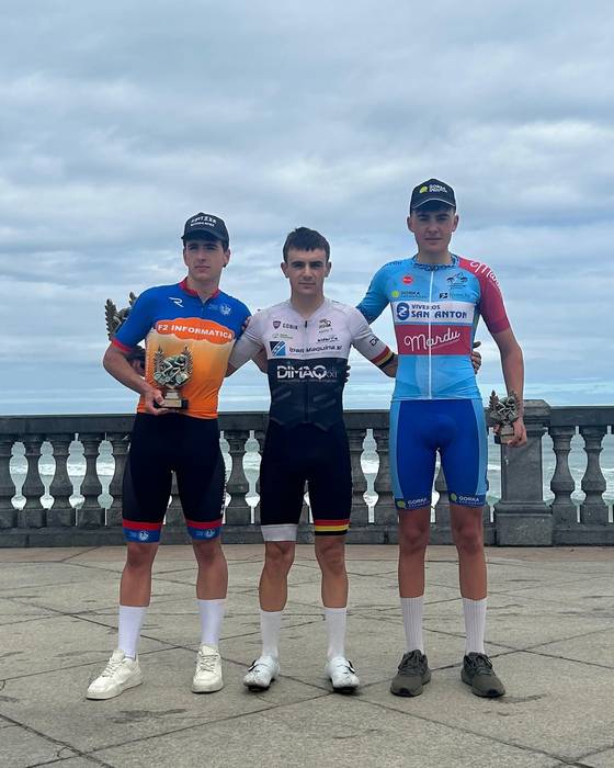 Beste podium bat, azkenaurreko lasterketan