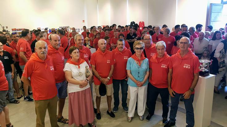 Zumaiako eskubaloiaren aitzindariak omendu dituzte gaur