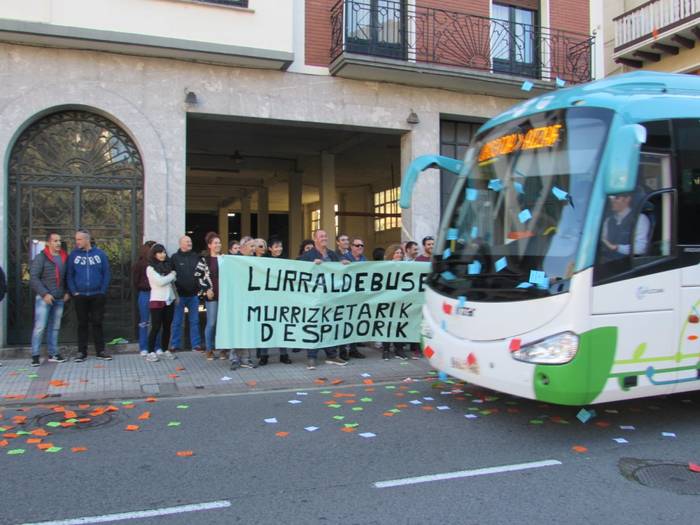 Autobuses La Guipuzcoana enpresak bi langile kaleratu dituela salatu du ELAk