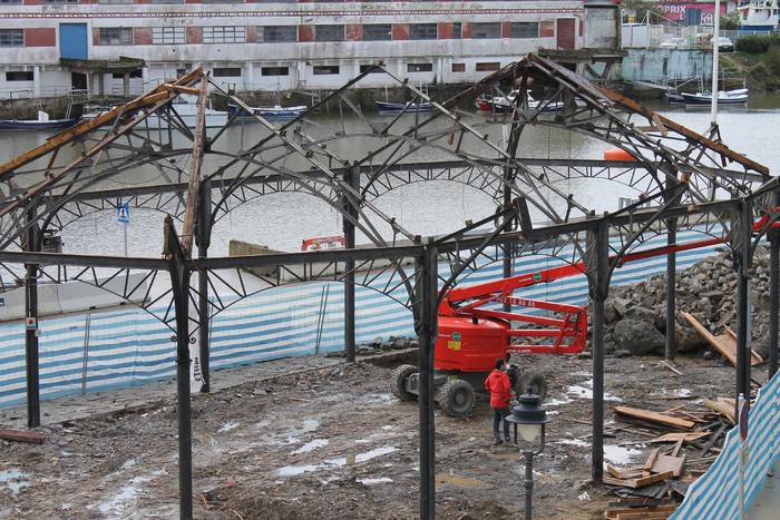 Asteburuan ez dute Orioko Herriko Plaza oinezkoentzat egokituko, obrak direla-eta