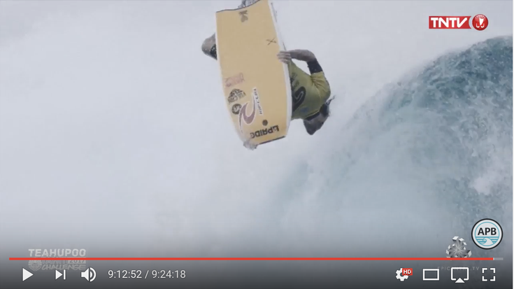 Alex Urangak zortzi onenen artean amaitu du Teahupoon