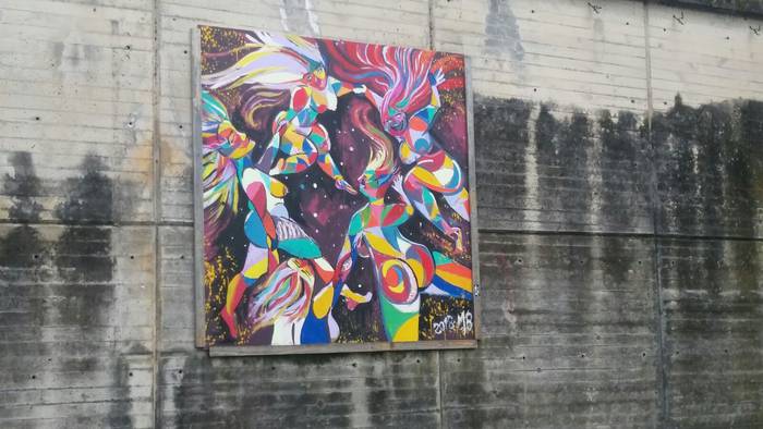 Martxoaren 8ko murala jarri dute Zelai azpibidean