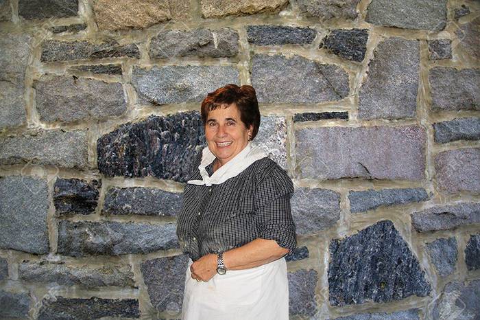 Marta Oruesagasti euskal dantzen irakasle ohia hil da