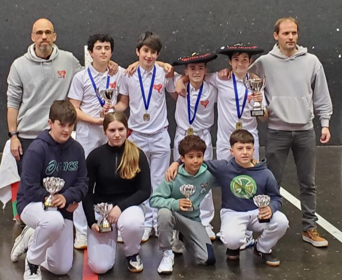 Eskola kiroleko paleta txapelketako finalak jokatu dituzte