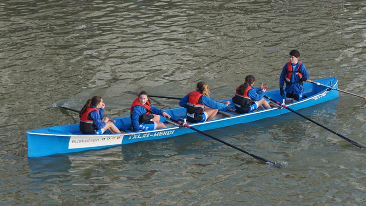 Absolutu neskek garaipena lortu dute Gipuzkoako Batel Ligaren estreinaldian