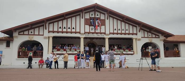 Getaria nagusi plaza libreko desafioan