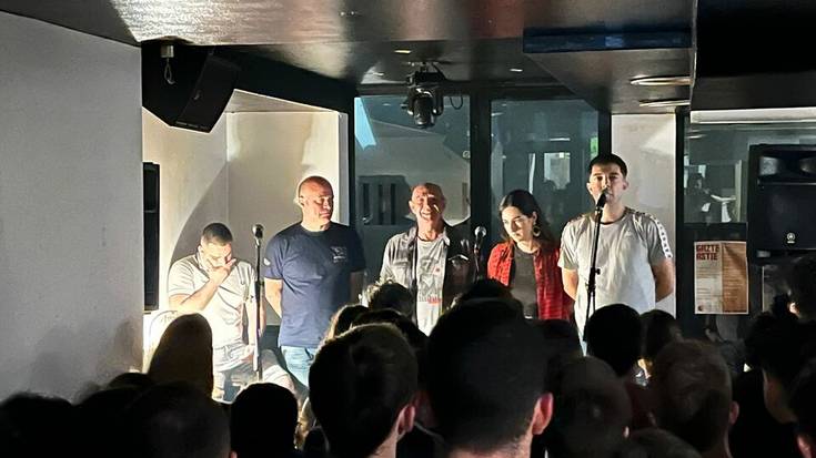 Giro bikaina, umorea eta egungo gaiak 'Bota bildurrikpe!' bertso saioan