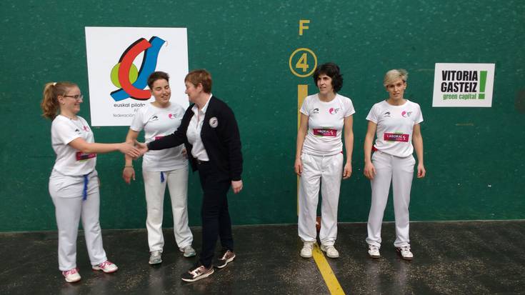 Pilotari azpeitiar guztiek egin dute aurrera Emakume Master Cup txapelketan
