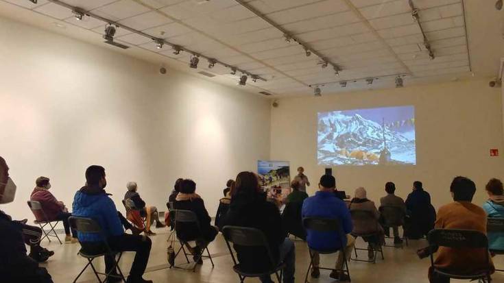 Oxford aretoa bete du Sito Carcavillaren liburu aurkezpenak