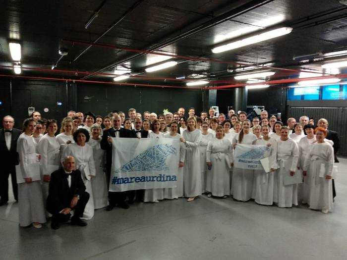 Donostiako Orfeoia ere Marea Urdina da