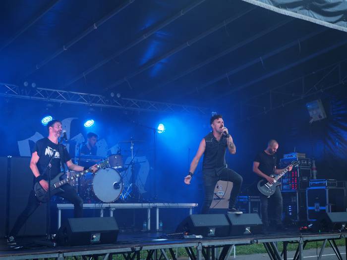 Rock eztanda Dardarafesten lehen egunean