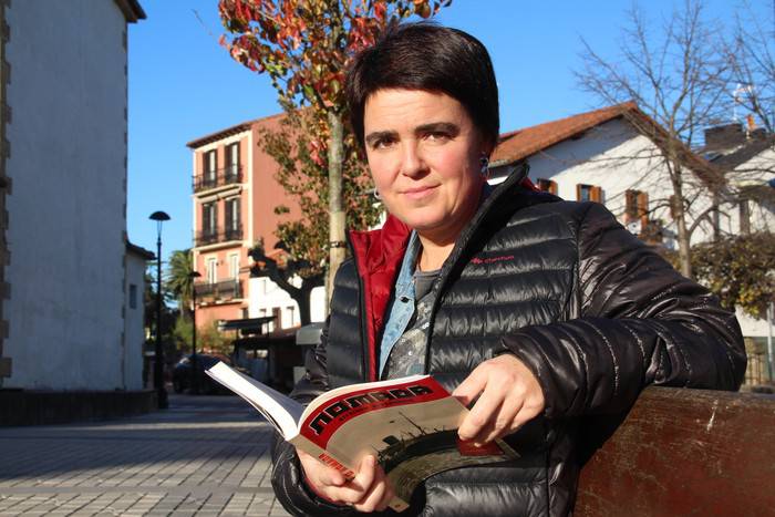 Aitziber Etxeberria: «Intrigan katigatutako lan bat egiten saiatu naiz»