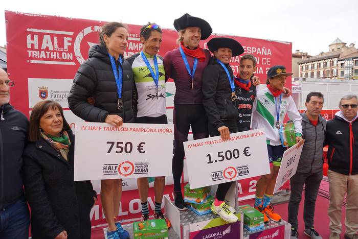 Helene Alberdi bigarren izan da Iruñeko triatloian