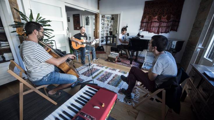 Belaunaldi bat markatu zuten doinu eta hitzak