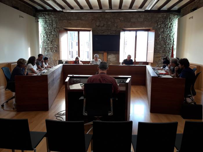 Udalak bat egin du Kataluniarekin