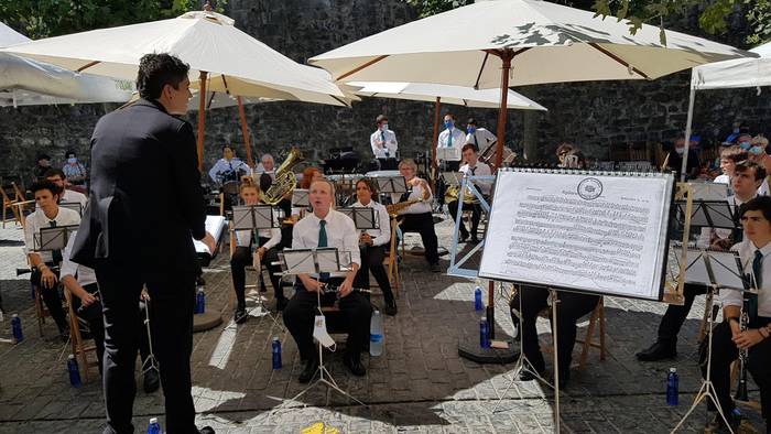Musika Bandak girotu du Getaria, Salbatore egunean