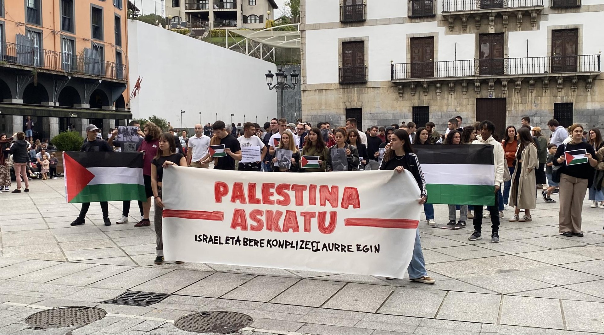 Herritarrek Palestinaz hitz egiten jarrai dezaten, bi eguneko egitaraua prestatu du AGAk