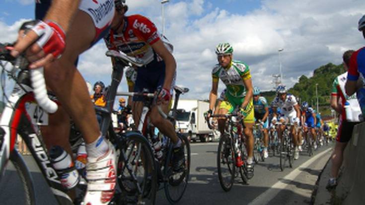 Errepide mozketa izango da larunbatean, Donostiako Klasikoa dela eta