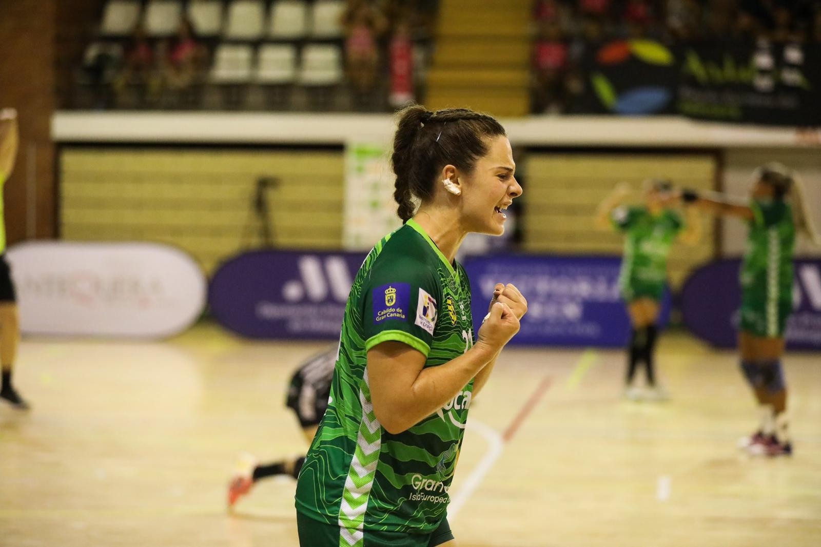 Iberdrola ligako jokalari onenaren XVI. Trofeo Vicen Muñoz saria jaso du Maria Zalduak