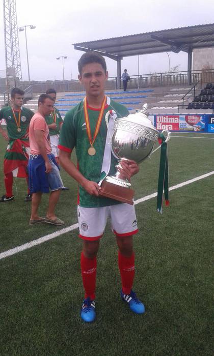 Espainiako Sub 18 Futbol Txapelketa irabazi du Peru Nolaskoainek Euskadiko selekzioarekin