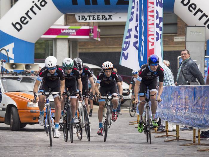 Victor Alvaro Construcciones eta Eroski taldeek irabazi dute Gipuzkoako erlojupeko txapelketa