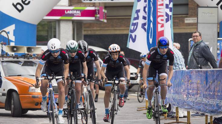 Victor Alvaro Construcciones eta Eroski taldeek irabazi dute Gipuzkoako erlojupeko txapelketa