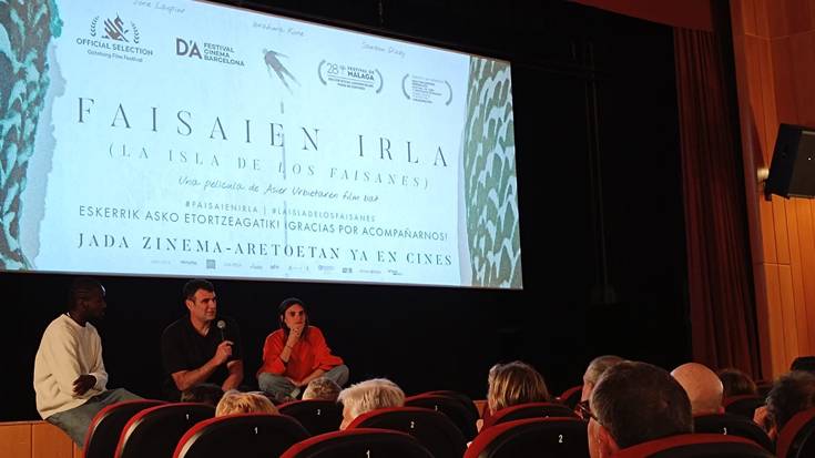 Sortzaileekin solasean, filmaren proiekzioaren ondoren