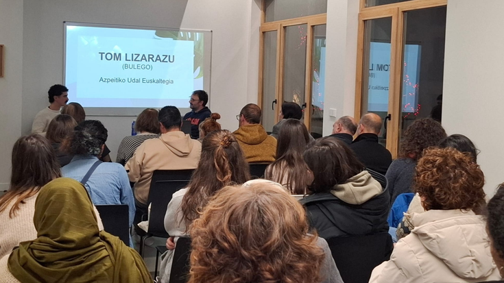 Ikusmina piztu du Tom Lizarazuren solasaldiak