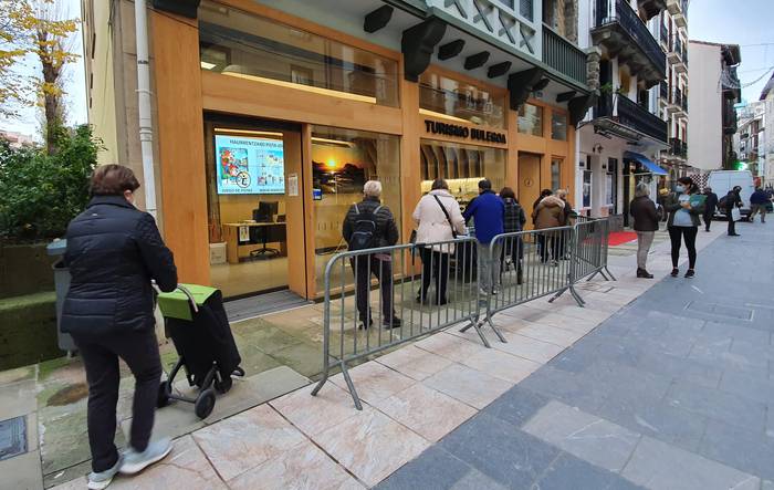 Ahitu dira 2021eko egutegiak