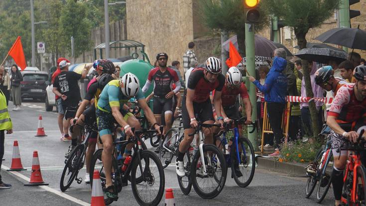 Hainbat kale itxiko dituzte bihar arratsalden triatloiagatik