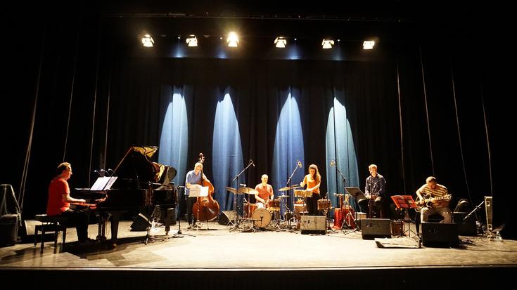 Euskal musika herrikoia eta munduko folklorea uztartuko ditu Khami taldeak Aita Marin